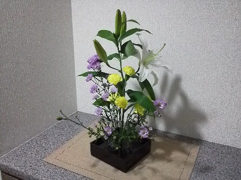 今回のお花は,また野の花をイメージしたような感じです.