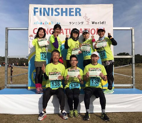これが今回ご一緒した皆さんです。ポーズは優勝チーム並み！？