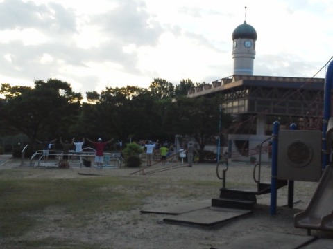 ホームコースになりそうな春日公園の朝の光景です．