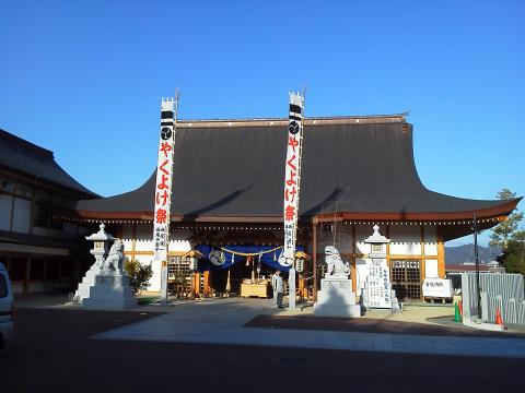 火事で焼けて再建されたばかりなので真新しくてとてもきれいです.