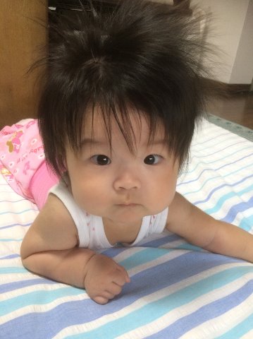 G-Bar保育園の唯一の園児は、明日で５ヶ月になります。寝返りが出来るようになったんですが、戻るのはまだ苦手で、「ふぇーん」とSOSを出してきます･･･