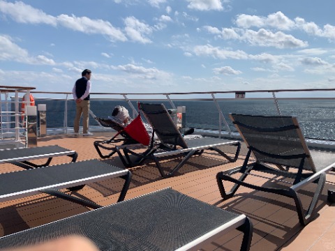 さて今日の写真は番外編です。 少しの間福岡を離れて、東シナ海と太平洋の隅っこをウロウロしてきました。