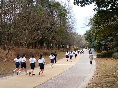 高１女子のみなさんです。若いって良いですねえ。