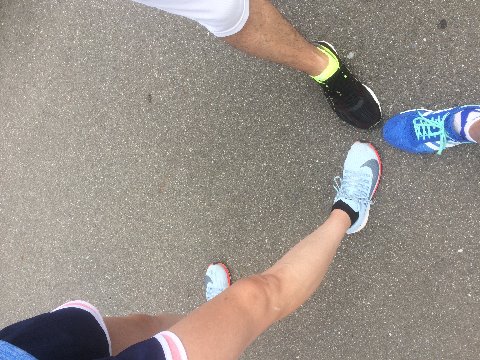 女性らしい脚だけど、これが速い