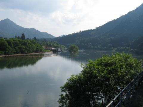 窓を全開にして、酔い覚ましの風にあたる。
気持ちいい~!