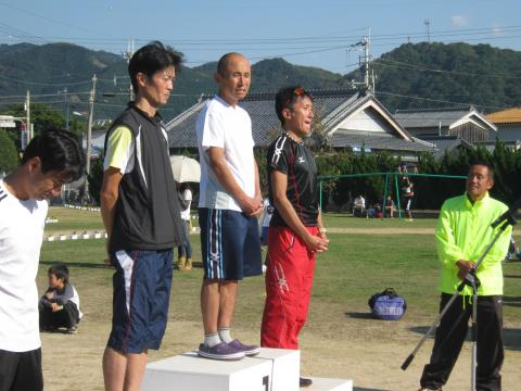 harudaruさん
苦戦しながらも年代別3位入賞
尤も昨年、一昨年とも1位だったので
悔しい結果に
しかし、この暑さと体調不良では
止む無しか・・・。