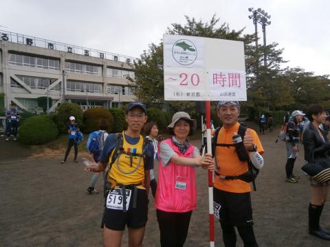 気まぐれさんと今回は役員に転じられたJIFUさん。
ピンクのベストお似合いです。