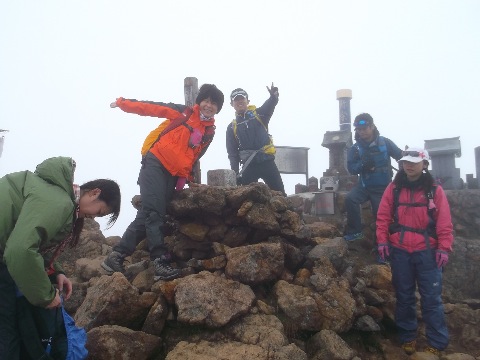 赤岳山頂 また天気のよい日にリベンジ!