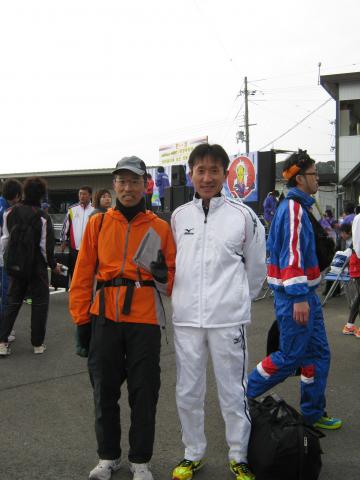 レース後hrudaruさんと。
フルマラソンは年に1回、この大会に全力を傾けておられるとのこと
毎回サブ3のタイムを出しておられ、本当に凄い!