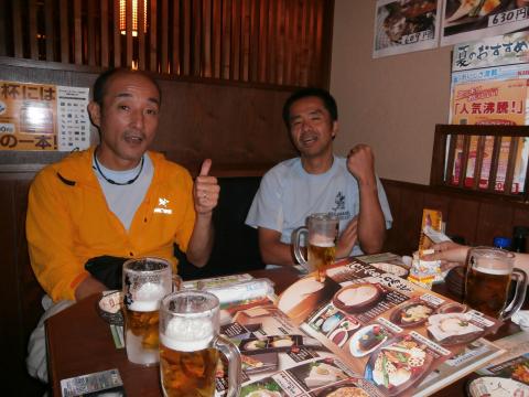 甲府駅前で打ち上げ
気まぐれさん、RORYさんお疲れ様でした!