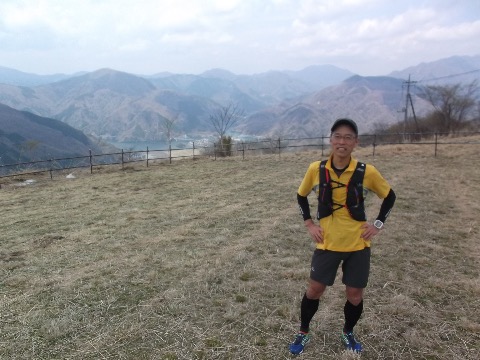 12時10分 標高723m 大野山に到着。標高は足柄峠とほぼ同じだが、山北からの距離は3分の2ほどなのでかなりの急登に苦しむ。