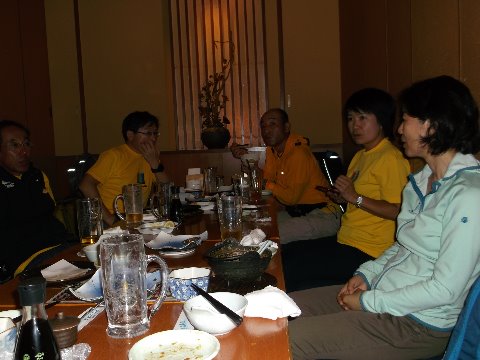 皆さん そろそろ眠気が限界にきた様子・・お疲れ様でした JIFUさん 昨年の雪辱を果たせましたね。おめでとう~!