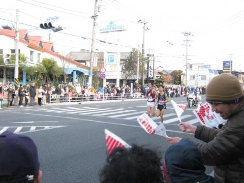 早稲田の矢澤選手　東洋の木田選手デットヒート