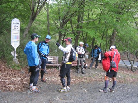 17時　無事に西丹沢に下山本当にお疲れ様でした。休憩時間を除くと大倉～西丹沢、実質6時間10分位で走破通常の標準的なタイムは大体10時間くらい殆ど山が初めての人たちが、このタイムで走破してしまうのだからtravel-db恐るべしです皆さん伊達に鍛えていませんよね