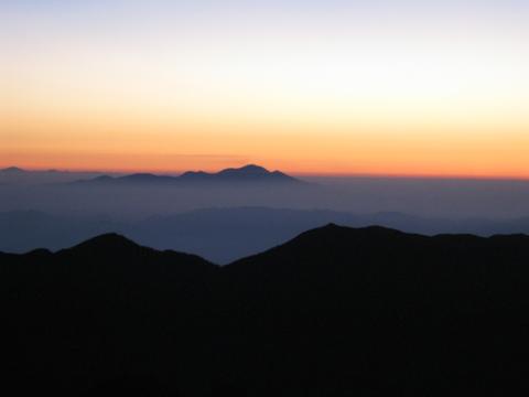 穂高岳山荘から浅間山５時３０分