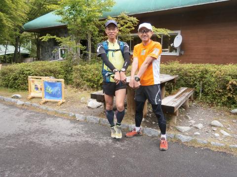 出発前 西丹沢にてオカマ塾卒業を目指す二人 おほほ(^0_0^)ビリ子
行くわよ~