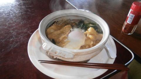 熱々の鍋焼きうどん 冷えきったからだが芯から温まる!
山の中でこんなご馳走が頂けるなんて感謝!