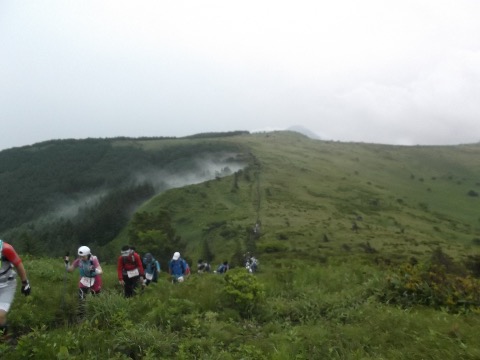 ゼブラ山付近 今にも泣き出しそうな雲行き