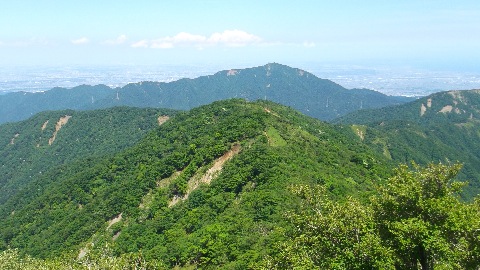 塔ノ岳から大山 距離にして10キロ