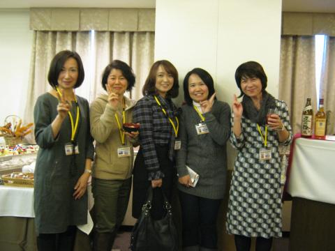 travel-dbの貴重な女性メンバーとご主人を支えてくださっている奥様方。