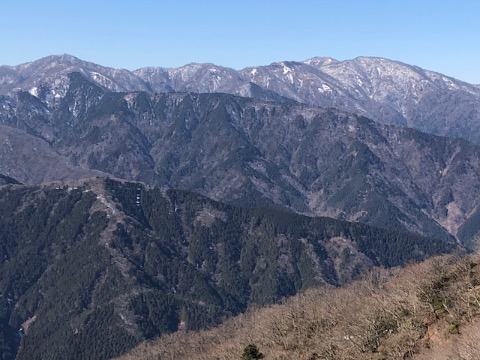 今日の丹沢 塔ノ岳方面はかなり雪が付いたようだ