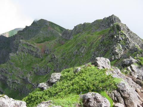 横岳~硫黄岳への険しい縦走路
見た目よりは時間がかかる。