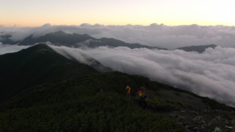 日の出前に標高2900m地点まで上がる