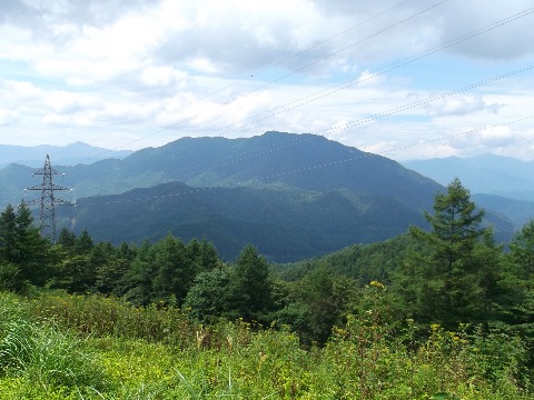 石割山からこれからたどる扚子山方面