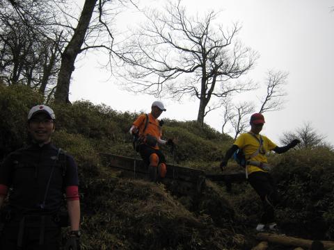 今回,ｔravel-dbのイベント初参加の「荒川コヤジ」さん山は殆ど初めてというのに、この厳しいコースに飄々として連いてこられる。期待の大型新人登場である