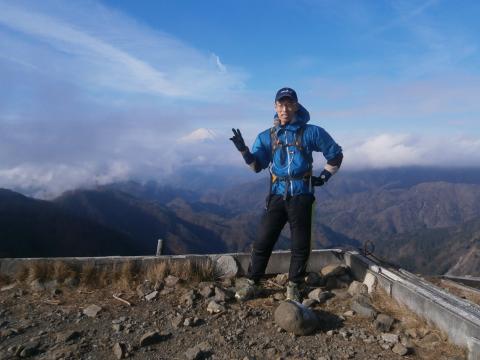 塔ノ岳山頂~富士が~しかし寒い!