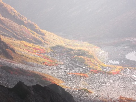 痴穂高への登り 涸沢を俯瞰