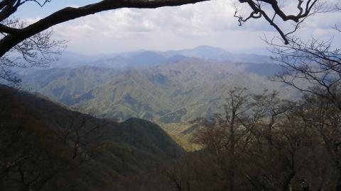 つつじ新道上部からの展望 富士は雲の中