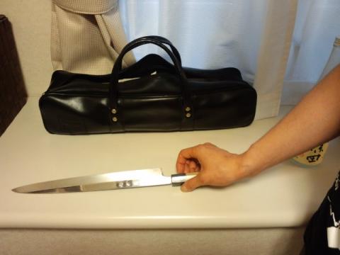 シェフの包丁ケース。総額うん十万円なり~(驚)