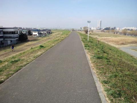 反対側に渡って、こちらは松戸市。
あと5kmぐらい?