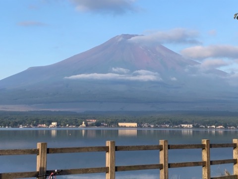 朝6時半の富士山。 久々クッキリ!!